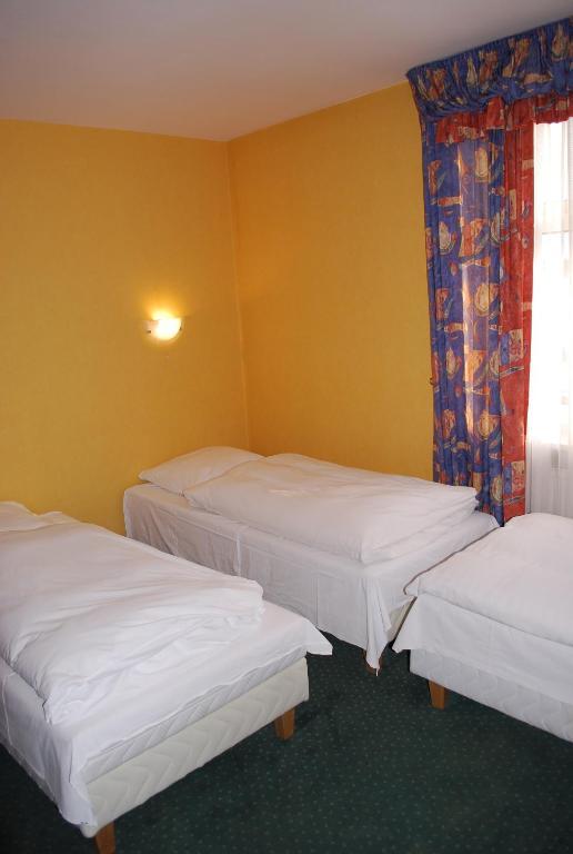 Motel Petro Torzym Exterior photo