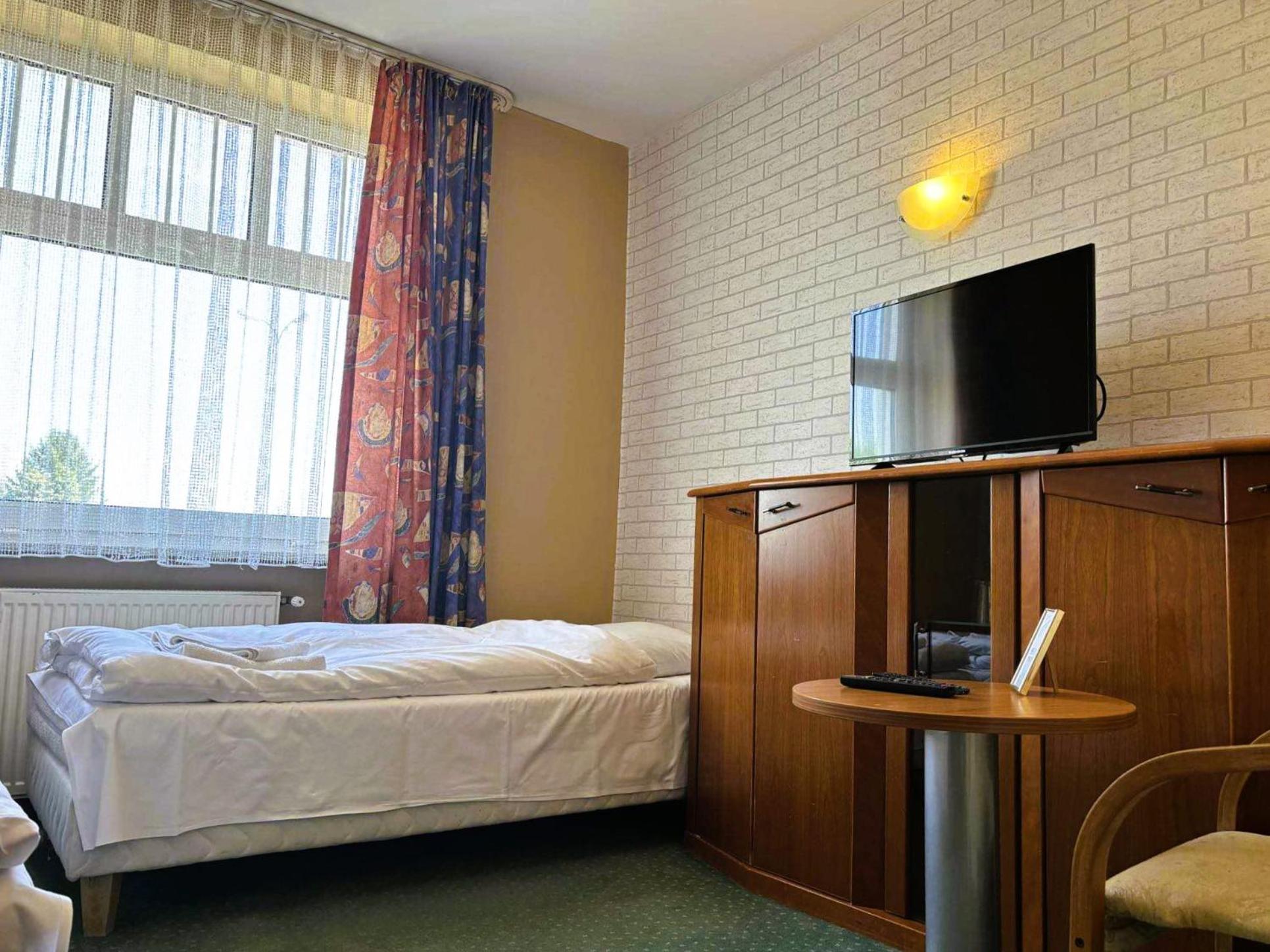 Motel Petro Torzym Exterior photo